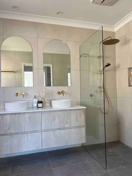 Modern Family Friendly Ipswich Home Bundamba Apartment
